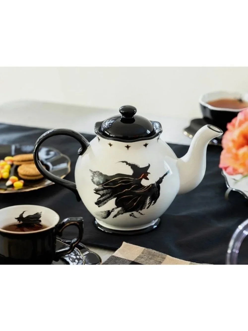 New Potters Studio Halloween Witch Teapot Stoneware  Witches Flying Witch  40oz